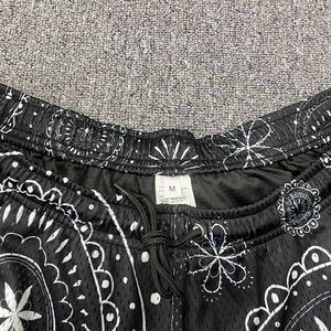 Pantalones cortos de malla personalizados de baloncesto para hombre en blanco para gimnasio Jogger de poliéster 100% con sublimación transpirable - Product Image 6