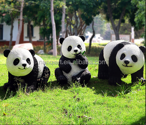 Statua di Panda Realistica a Grandezza Naturale in Resina di Alta Qualità, Artigianale e Personalizzata per Giardino - Product Image 3