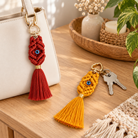 Porte-clés en macramé bohème en coton avec des perles œil porte-bonheur, des fermoirs en forme de cœur et cinq styles de couleurs