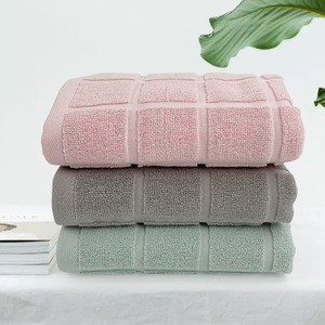 Serviette cadeau en pur coton 34x74cm, couleur unie, douce pour la peau, idéale pour les cadeaux d'entreprise et de maison - Product Image 4