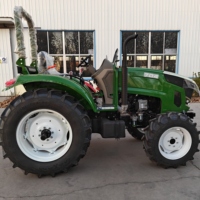 Tracteur compact 4x4 homologué EURO 5 avec remorque pour le transport de cultures en serre