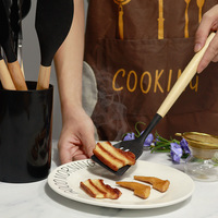 Ensemble d'accessoires de cuisine en silicone personnalisé de 12 pièces, outil de cuisine avec manche en bois, spatule et ustensiles de mélange