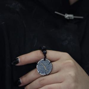 Colgante <span class=keywords><strong>de</strong></span> moneda antigua china <span class=keywords><strong>de</strong></span> estilo antiguo en oro <span class=keywords><strong>de</strong></span> 10 quilates con una rica <span class=keywords><strong>historia</strong></span> y una elegancia sutil - Product Image 3