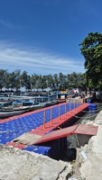 Plateforme de quai flottant modulaire en HDPE Marina avec matériel de connexion, durée de vie de 15 ans, flottabilité de 220 kg/m, certifiée ISO9001:2008