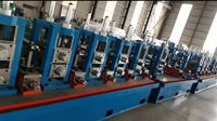 Ligne de production de tubes HF ERW à soudure droite avec système de changement rapide des rouleaux pour la production de tubes multi-tailles