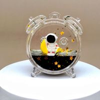 Beliebte niedliche kreative Schwarz gold Astronaut Wecker Schlüssel bund Acryl öl fließende Sand flasche Auto Zubehör Desktop Ornament