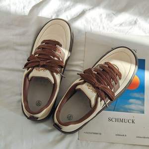 Nouvelles baskets rétro allemandes pour hommes, beige et marron, à semelle épaisse, décontractées, style board shoes - Product Image 3