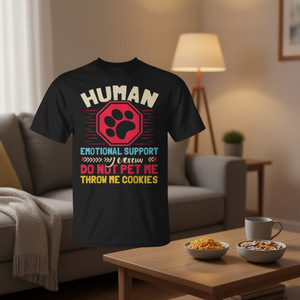 Camiseta del equipo de apoyo emocional humano: No me acaricien, lánzame galletas - Product Image 3