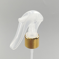 Flacon pulvérisateur cosmétique en plastique anti-déversement avec pompe PP haute précision à brume fine et fermeture UV dorée 24/410 28/410, verrouillage haut-bas
