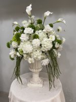Centre de table personnalisé élégant en forme de fleur de lys Calla, 65 cm, boule de fleurs vertes et blanches