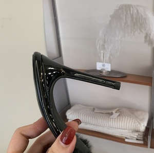 รองเท้าส้นเข็มขนเฟอร์หัวแหลม9ซม. เซ็กซี่สำหรับผู้หญิง - Product Image 6