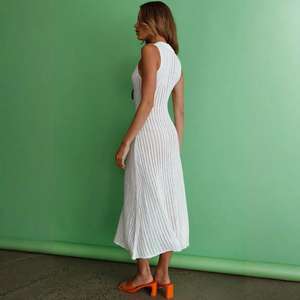 Robe d'été en crochet pour dames vente en gros bureau style décontracté froncé moulante <span class=keywords><strong>midi</strong></span> haut crayon naturel solide tricoté Simple - Product Image 2