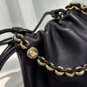 2025新款时尚肩包设计师斜挎包 -- 真皮大容量肩包 - Product Image 5