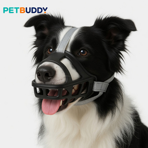 Bozal para Perro PETBUDDY, Ajustable, Transpirable, de Plástico, Tamaño Mediano, con Cierre de Hebilla Moderno - Product Image 1