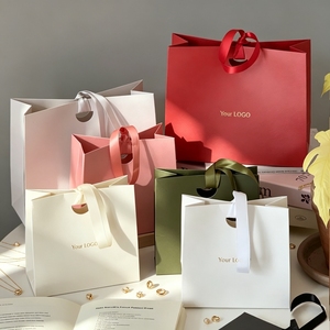 Bolsa de Regalo Pequeña de Papel Mate Premium con Logotipo Personalizado, Asa de Cinta de Satén, Empaque de Lujo para Perfumes, Belleza, Spa, Salón, Marca - Product Image 1