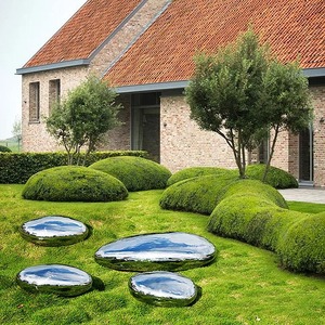 Scultura d'Angelo in Acciaio Inossidabile Placcato Argento Lucido a Forma di Ciottolo per Installazioni Artistiche Pubbliche da Giardino Moderno - Product Image 2