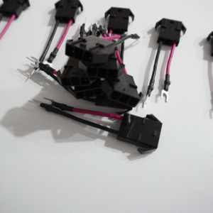 Индивидуальный электронный жгут проводов для светодиодных лент с медным адаптером и электрическим разъемом в сборе - Product Image 1