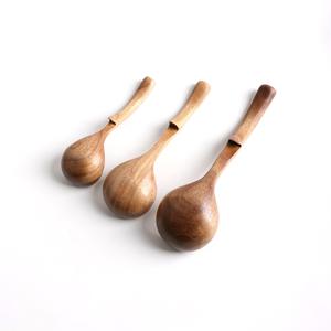 Cuillère à soupe en bois d'acacia à grande feuille avec crochet pour accrocher, ustensile de cuisine - Product Image 4