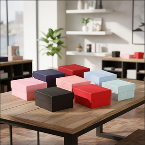 Scatola Portaorologi in Cartone Rigido Personalizzabile con Logo in Rilievo, Base e Coperchio, Materiale di Alta Qualità per Regali - Product Image 3