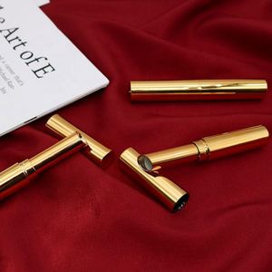 Sérum pour les lèvres repulpant, baume à lèvres en tube, contenants de rouge à lèvres personnalisés, tube de rouge à lèvres fin et luxueux en or - Product Image 1