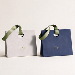 Sac cadeau en papier kraft texturé avec logo personnalisé et estampage à chaud doré - Emballage écologique pour bijoux, vente en gros OEM - Product Image 2