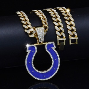 Venta al por mayor Collares con colgante de Indianapolis Colts, Joyería de Moda Hip-hop Estilo Punk Colgante Collares Cubanos Regalos de Aniversario - Product Image 2