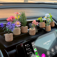Diffuseur d'air pour voiture sur le thème des plantes avec mini succulente, clip de ventilation et design de pot mignon pour accessoires intérieurs de voiture