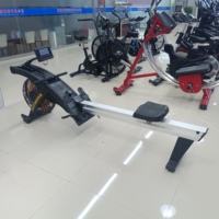 Máquina de Remo para Gimnasio o Uso Doméstico con Diseño Ergonómico, Mide Calorías Quemadas, Tiempo, Frecuencia de Remo y Distancia
