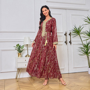 Abbellito <span class=keywords><strong>Istanbul</strong></span> islamico Abaya per le donne <span class=keywords><strong>di</strong></span> lusso traspirante morbido abito <span class=keywords><strong>di</strong></span> velluto tradizionale abbigliamento musulmano dal Medio Oriente - Product Image 1