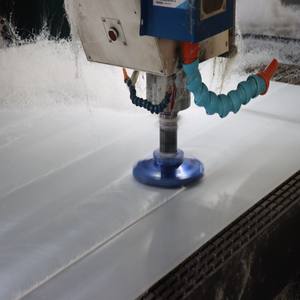 Panneaux en plastique de qualité alimentaire et antistatiques pour les équipements de transformation et les systèmes de convoyage, feuille UHMWPE - Product Image 2