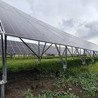Système de montage au sol solaire en acier pré-assemblé à revêtement Zn-Al-Mg à installation rapide pour projet de production d'énergie solaire de 2 MW – Support de panneaux photovoltaïques