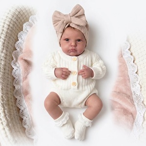 Muñeca de Silicona Reborn con Cuerpo de Tela Suave, Juguetes de Muñecas de 19 Pulgadas, Muñeca Realista para Niñas, Muñecas Reborn de Silicona - Product Image 5