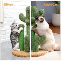 Griffoir pour chat en sisal en forme de cactus avec 3 poteaux à griffer et une balle interactive suspendue