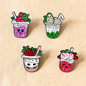 Tùy Chỉnh Trá<span class=keywords><strong>i</strong></span> Cây Phim Hoạt Hình Kim Loạ<span class=keywords><strong>i</strong></span> Trâm Dễ Thương Nhật Bản Trà Sữa Cup Sáng Tạo Dâu Tây Nam Và Nữ Và<span class=keywords><strong>i</strong></span> Huy Hiệu Ve Áo Pin Cho Món Quà - Product Image 1