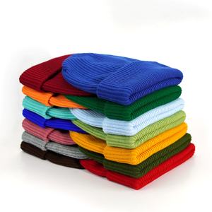 Bonnet d'hiver personnalisé en gros, bonnet homme/<span class=keywords><strong>femme</strong></span> - Bonnet en tricot chaud avec logo/élément brodé en 3D. - Product Image 2