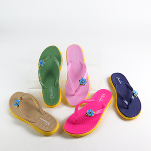 Vente directe de l'usine chinoise Babouche imperméable résistante à l'usure pour pantoufles de plage pour dames <span class=keywords><strong>tongs</strong></span> d'été et dormeuses - Product Image 1