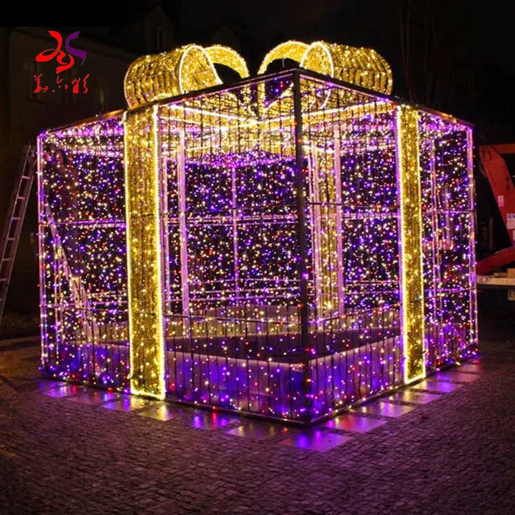 2022 Best seller Christmas purple gift box Small Medium Large Boxes LED Motif Lights shopping mall park street holiday decorated