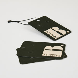 <span class=keywords><strong>Etichette</strong></span> di appendi abbigliamento personalizzato all'ingrosso carta speciale spessa cartoncino nero lucido <span class=keywords><strong>etichette</strong></span> Logo di marca di lusso <span class=keywords><strong>per</strong></span> abbigliamento indumento - Product Image 3