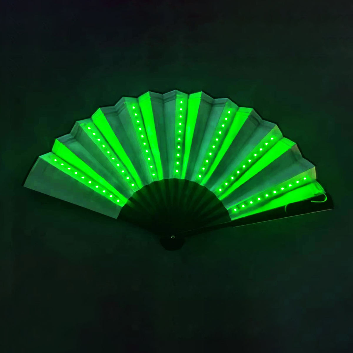 Ventilateurs blancs avec lumière verte