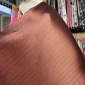 Vente chaude Chinois En Gros Double Couleurs <span class=keywords><strong>Brocart</strong></span> <span class=keywords><strong>Tissu</strong></span> Designer <span class=keywords><strong>Tissu</strong></span> pour Femmes Robe Stage Wear - Product Image 4