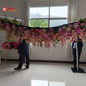 Decoración para el Hogar y Eventos de Boda, Guirnalda de Flores Artificiales Colgantes de Color Rosa para el Techo, Decoración Floral para el Techo de la Boda - Product Image 1