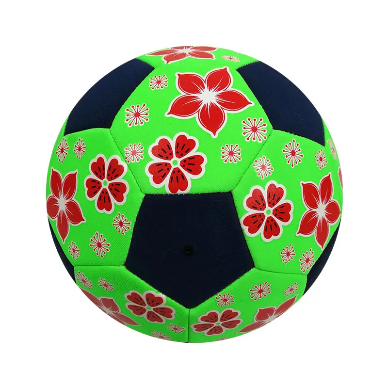 Boyut beş erik çiçeği desen RB yumuşak neopren yeşil SBR hediye plaj futbol topu