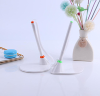 Stylo de signature promotionnel personnalisé avec logo pour réception d'hôtel/banque, avec support de table à câble, en plastique 1,0 mm