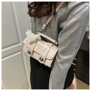 Cute Mini Bag Decorated with Pearl <strong>Bows</strong>, Girly Handbag and Shoulder Bag, Sweet and Compact square Hand Pouch - Product Image 6