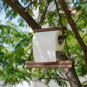 En stock : Porte-mouchoirs en bois de style japonais et coréen pour le camping en plein air, boîte à mouchoirs/rouleau suspendu sans perçage. - Product Image 1