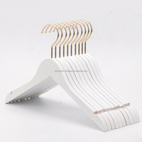 Cintre de Luxe en Bois à Pinces Antidérapant pour Boutique, Cintre à Vêtements Blanc en Bois avec Logo Personnalisé Gratuit pour Magasin de Vêtements
