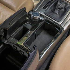 Cubierta para Consola Central de Mercedes-Benz, Negro Titanio, Acabado Piano Black, Cubierta Universal para Tablero Completo - Product Image 1