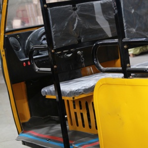 <span class=keywords><strong>Tricycle</strong></span> motorisé 250cc à trois roues, cabine fermée, pour passagers, moteur 250cc, type Tuk Tuk, vente chaude - Product Image 6