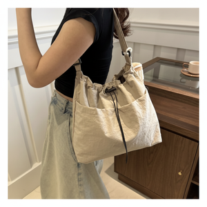 Borsa a tracolla Casual in Nylon leggero da donna - Product Image 1