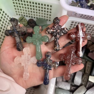 คริสตัลควอตซ์รูปกางเขนแบบผสมหลายชนิดจากธรรมชาติสำหรับขายส่งจำนวนมาก เหมาะสำหรับการบำบัดด้วยเรกิและการตกแต่ง - Product Image 1